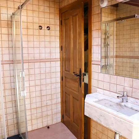 Saint Way בית הארחה 2*